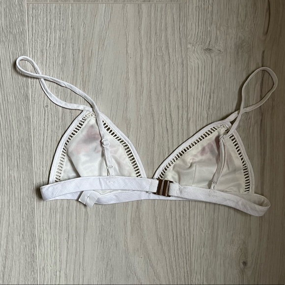 LF white embroidered bra top. Size medium. - Picture 3 of 4